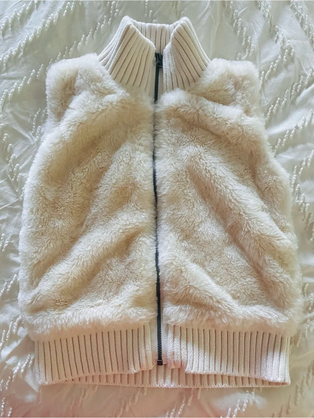 GAP Kids Faux Fur Zip Vest - Cream small